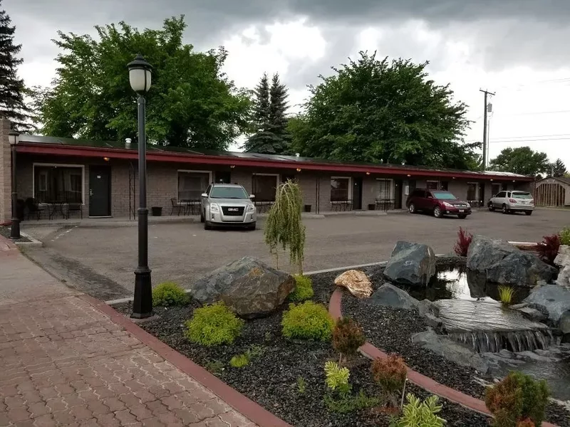 Lewis Clark Motel Three Forks Montana hotel annex free parking