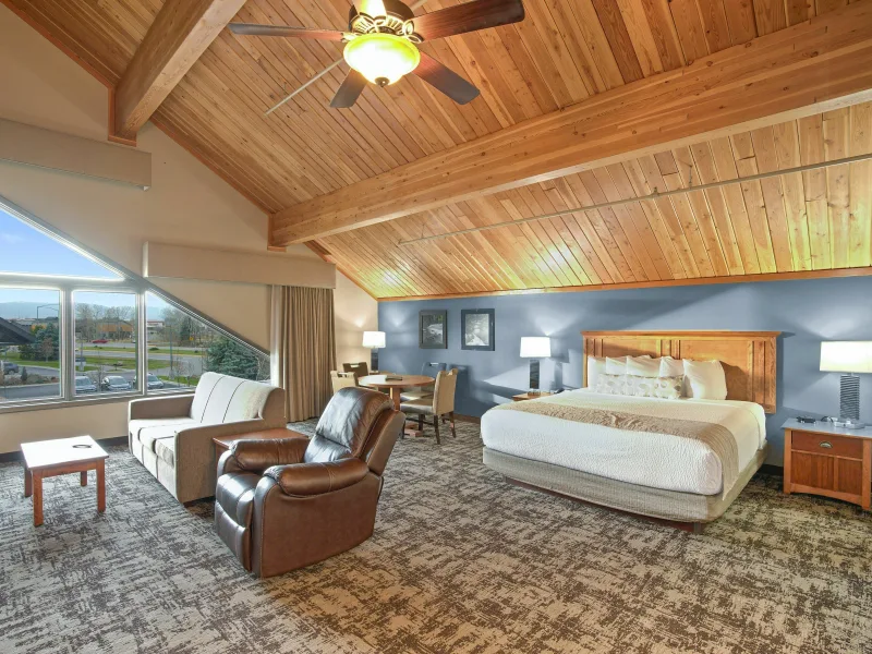 King Suite with Fireplace 2
