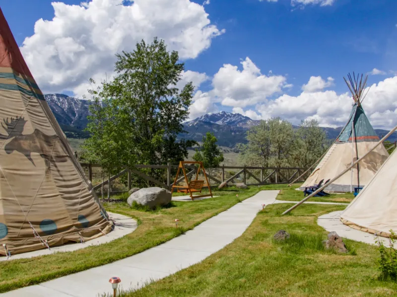 Yellowstone Tipis 1 2025 07 30 171219 qxjb