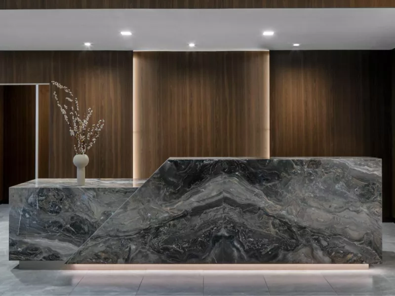 Ar bznar front desk 14959 Classic Hor 2023 10 30 202411 wuzf