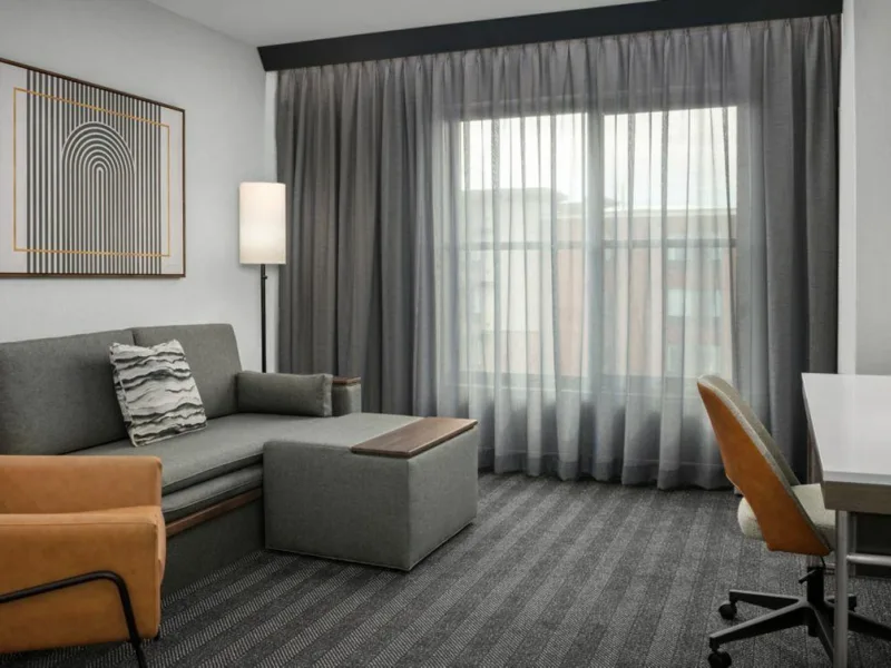 Cy bzncy king suite ada living roo 25242 Wide Hor