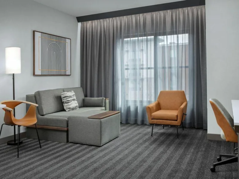 Cy bzncy king suite living area 19063 Wide Hor