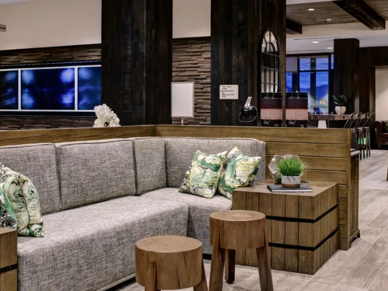 Lobby lounge