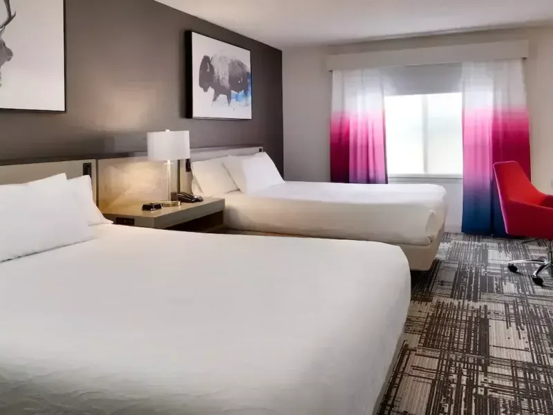 Bzngigi one king bedroom suite 01