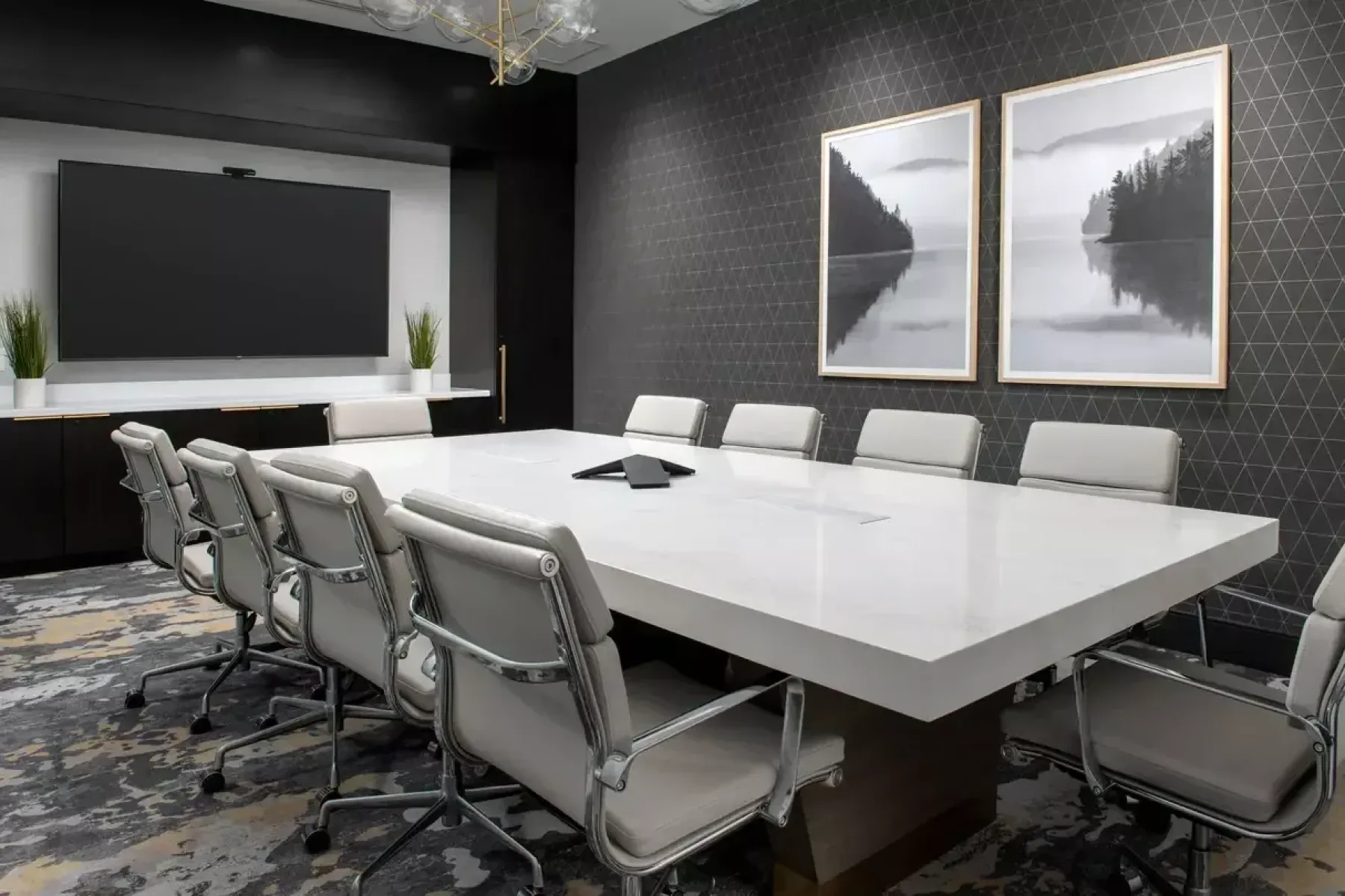 Bznre boardroom setup 3541 hor clsc 2023 12 18 212141 pqja